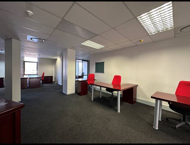 220.40M² OFFICE TO LET IN IRENE